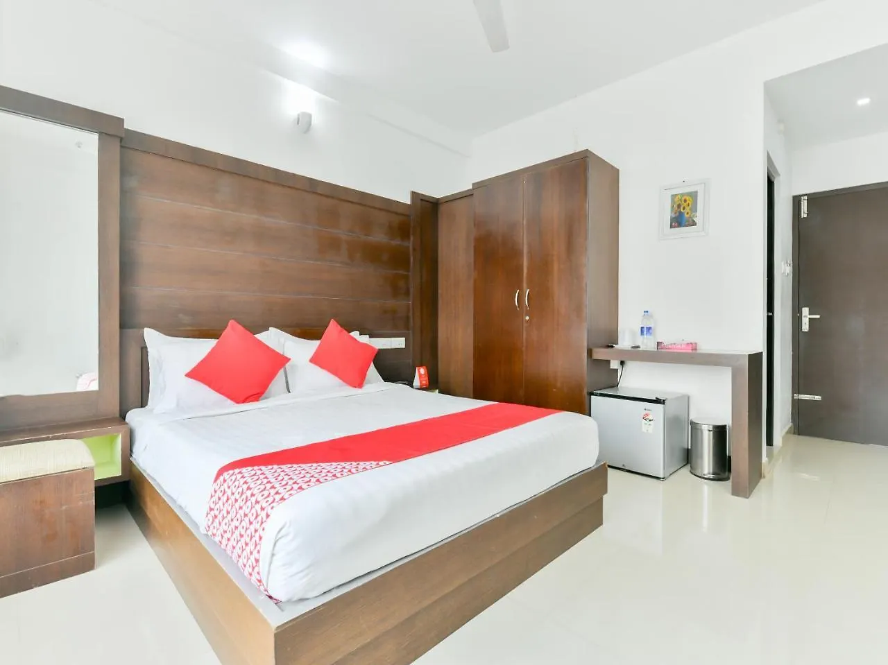 Oyo 6244 Kay Pee'S Inn Kochi 酒店